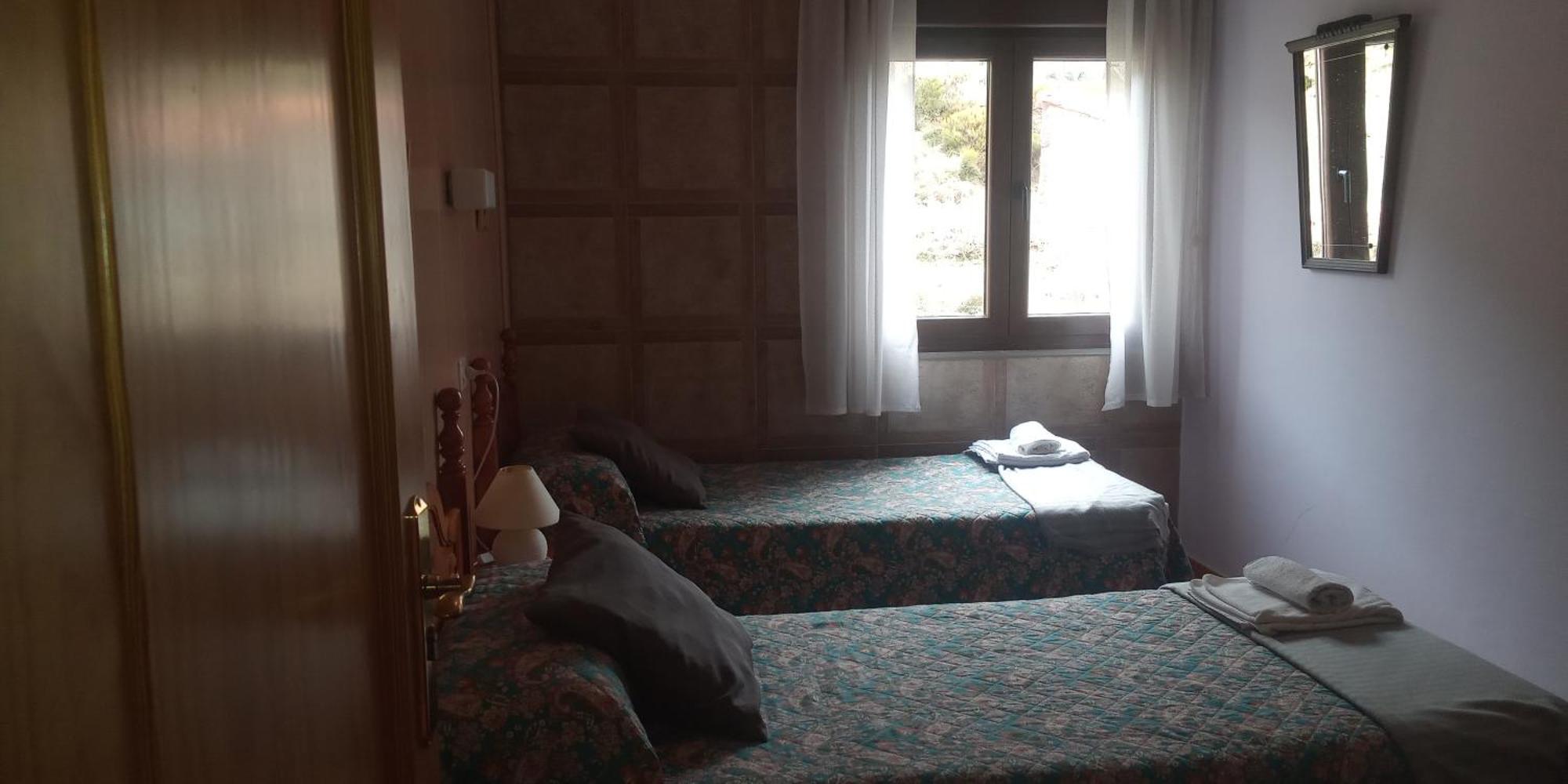 Hostal La Collada De Aralla Аралья-де-Луна Экстерьер фото
