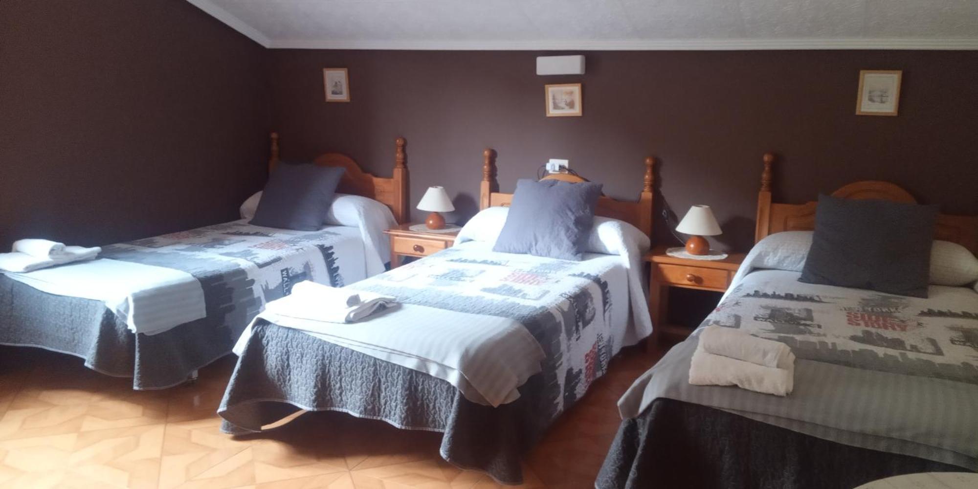 Hostal La Collada De Aralla Аралья-де-Луна Экстерьер фото
