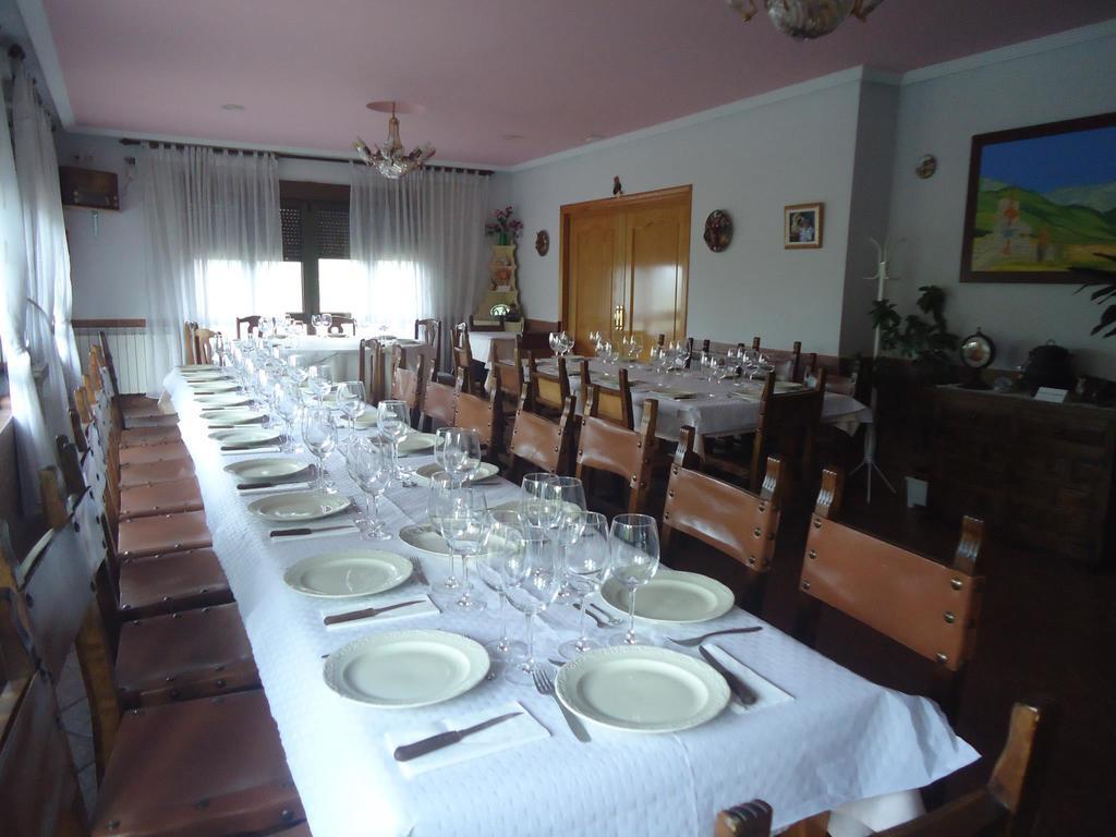 Hostal La Collada De Aralla Аралья-де-Луна Экстерьер фото