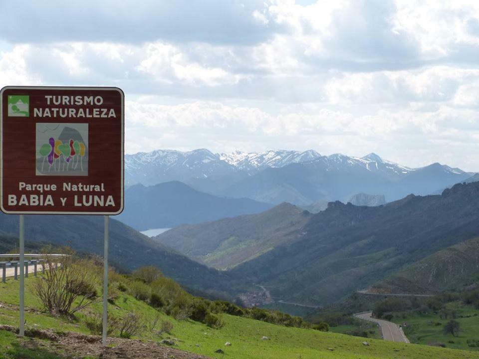 Hostal La Collada De Aralla Аралья-де-Луна Экстерьер фото